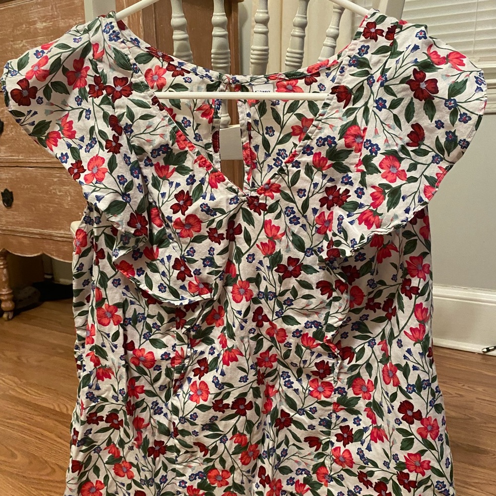 • Floral Old Navy Tank •